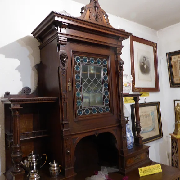 ...Elisabeth Aurnhammer