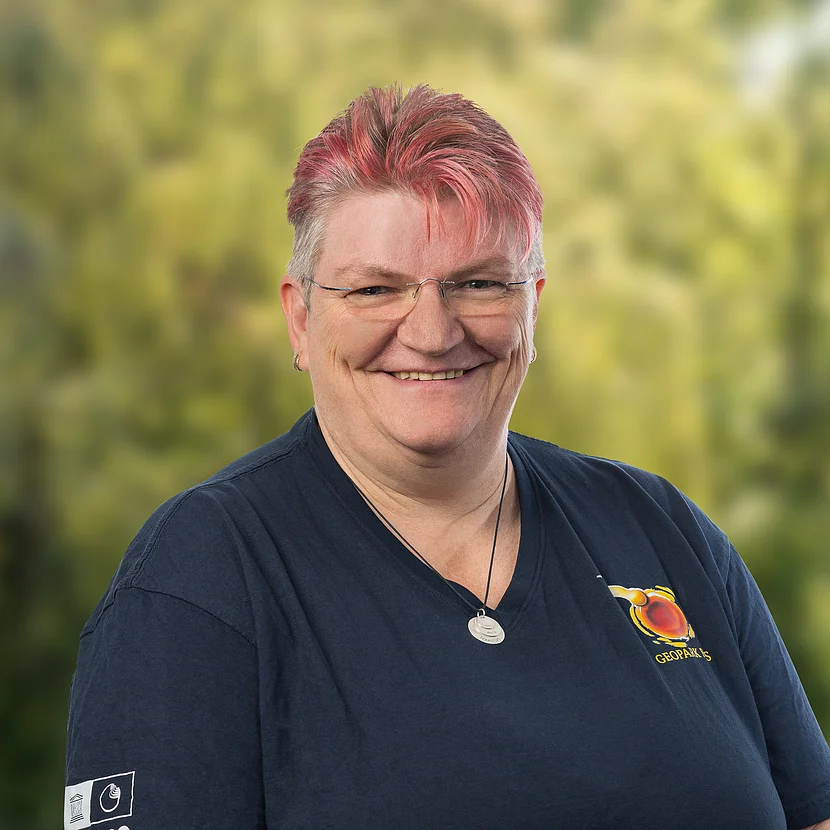 Porträtfoto der Mitarbeiterin Sonja Uffinger.