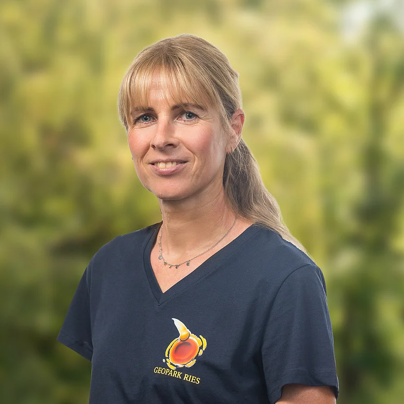 Porträtfoto der Mitarbeiterin Margit Nogger.