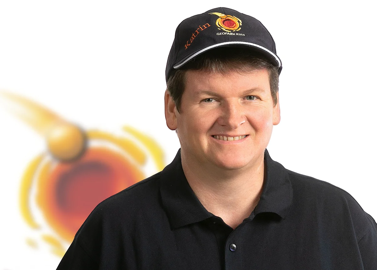 Das Porträtfoto zeigt die Geoparkführerin Katrin Ott.