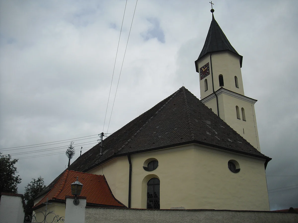 Blick auf die Kirche St. Johannes Baptist