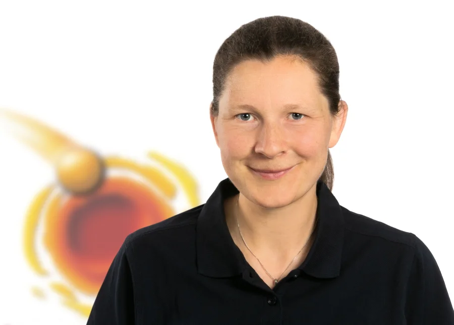 Das Porträtfoto zeigt die Geopark Führerin Kathrin Schön.