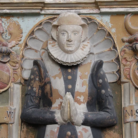 Blick auf ein Detail einer Frau aus Stein