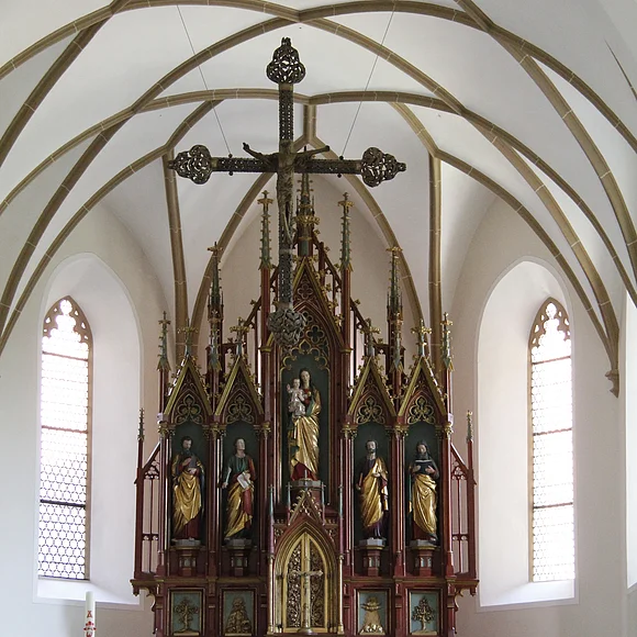 Blick auf den Hauptaltar